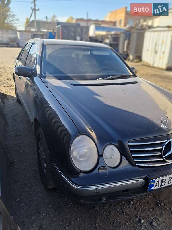 Mercedes-Benz E-Class 2001