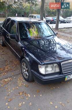 Седан Mercedes-Benz E-Class 1993 в Львове