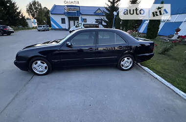 Седан Mercedes-Benz E-Class 2001 в Чернівцях