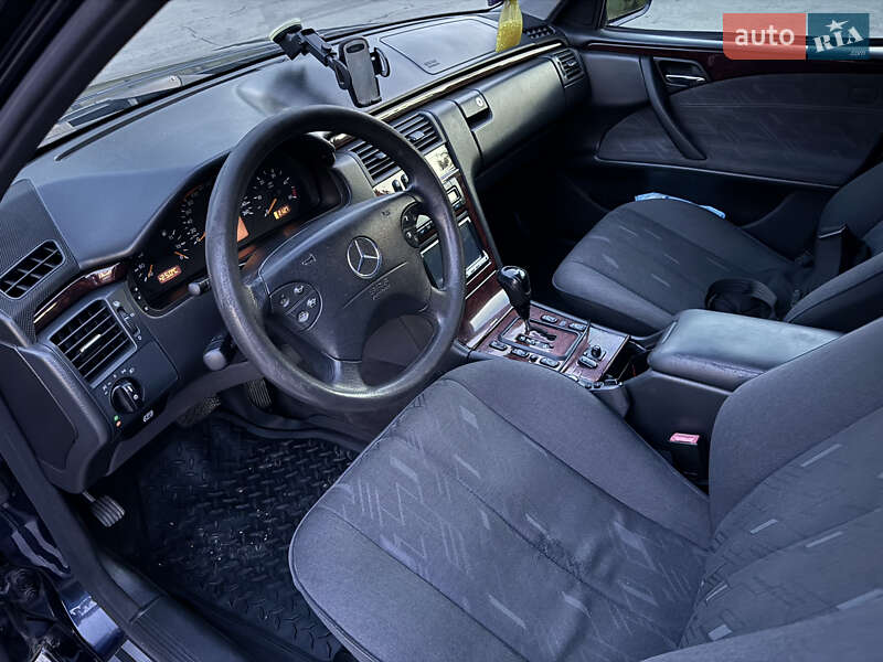 Седан Mercedes-Benz E-Class 2001 в Черновцах фото 13 Седан Mercedes-Benz E-Class 2001 в Черновцах