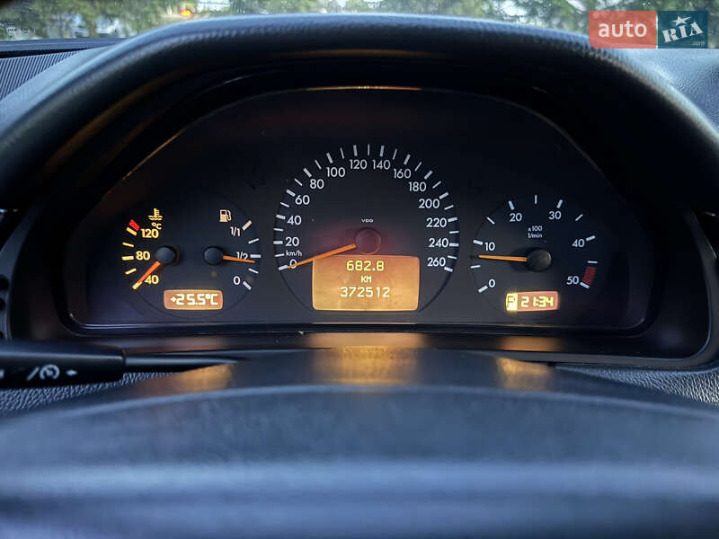 Седан Mercedes-Benz E-Class 2001 в Черновцах фото 23 Седан Mercedes-Benz E-Class 2001 в Черновцах