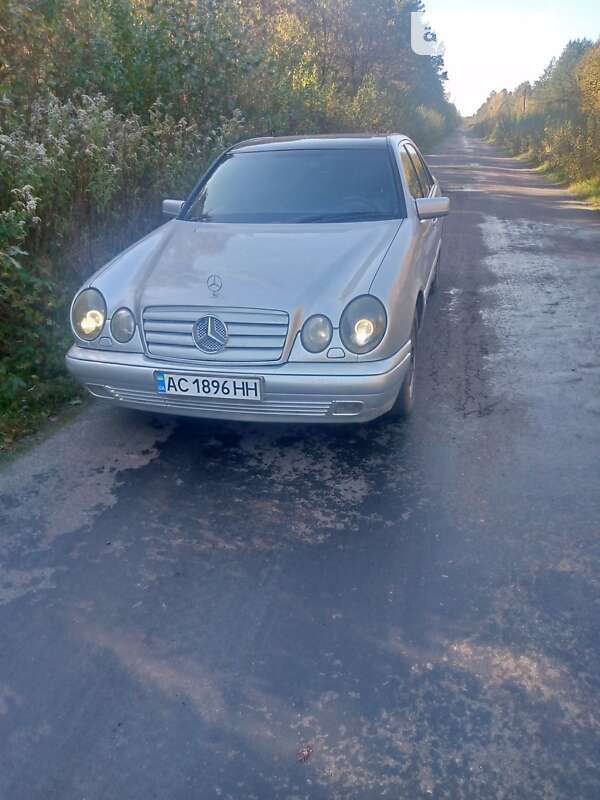 Седан Mercedes-Benz E-Class 1999 в 