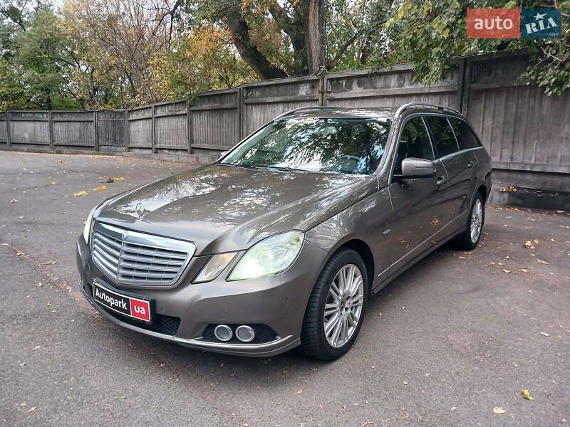Mercedes-Benz E-Class 2011
