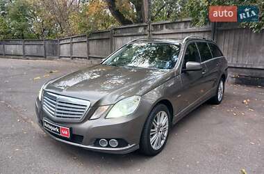 Универсал Mercedes-Benz E-Class 2011 в 