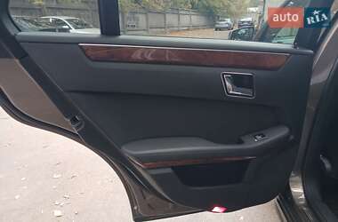 Универсал Mercedes-Benz E-Class 2011 в 