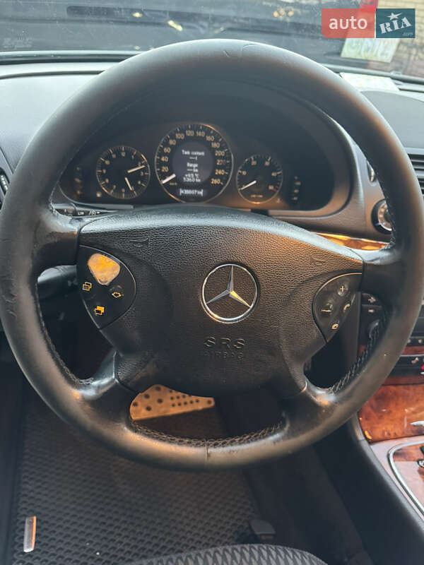 Седан Mercedes-Benz E-Class 2004 в Чугуеве фото 25 Седан Mercedes-Benz E-Class 2004 в Чугуеве