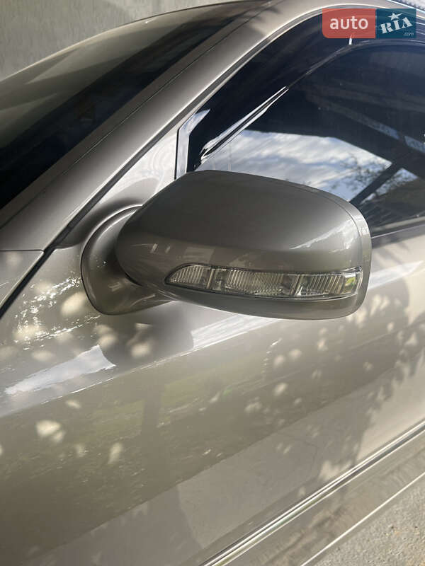 Седан Mercedes-Benz E-Class 2006 в Вижнице