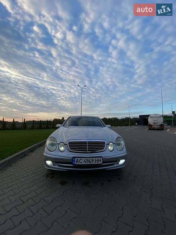 Mercedes-Benz E-Class 2004