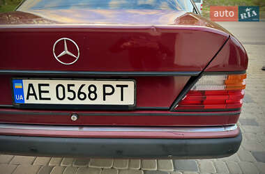 Седан Mercedes-Benz E-Class 1993 в 
