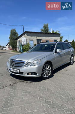 Универсал Mercedes-Benz E-Class 2011 в Киеве