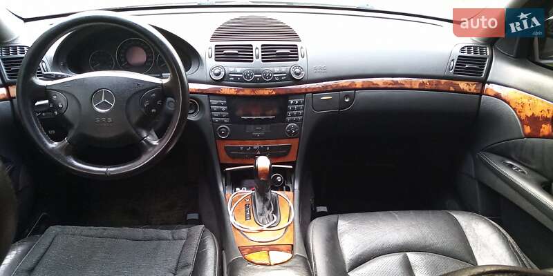 Седан Mercedes-Benz E-Class 2002 в Чернівцях