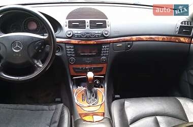 Седан Mercedes-Benz E-Class 2002 в 