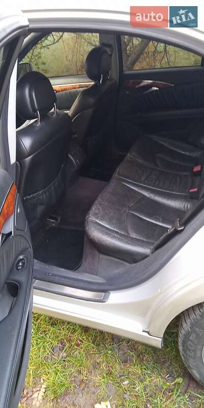 Седан Mercedes-Benz E-Class 2002 в Чернівцях