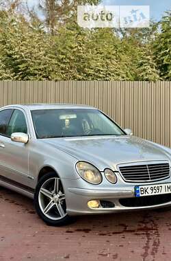 Седан Mercedes-Benz E-Class 2005 в Сарнах