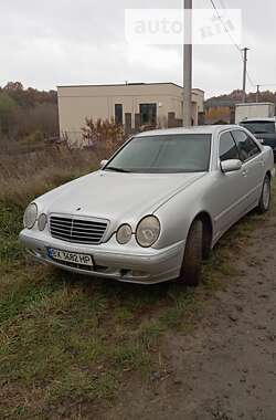 Седан Mercedes-Benz E-Class 2002 в Хмельницком