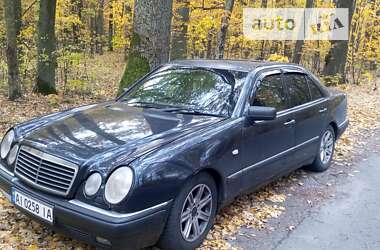 Седан Mercedes-Benz E-Class 1996 в Києві