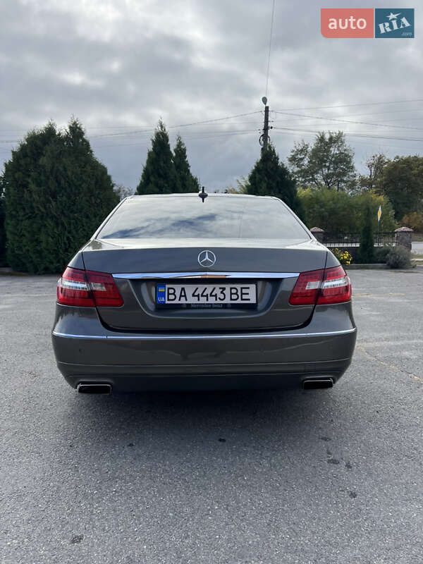 Седан Mercedes-Benz E-Class 2012 в Кропивницькому