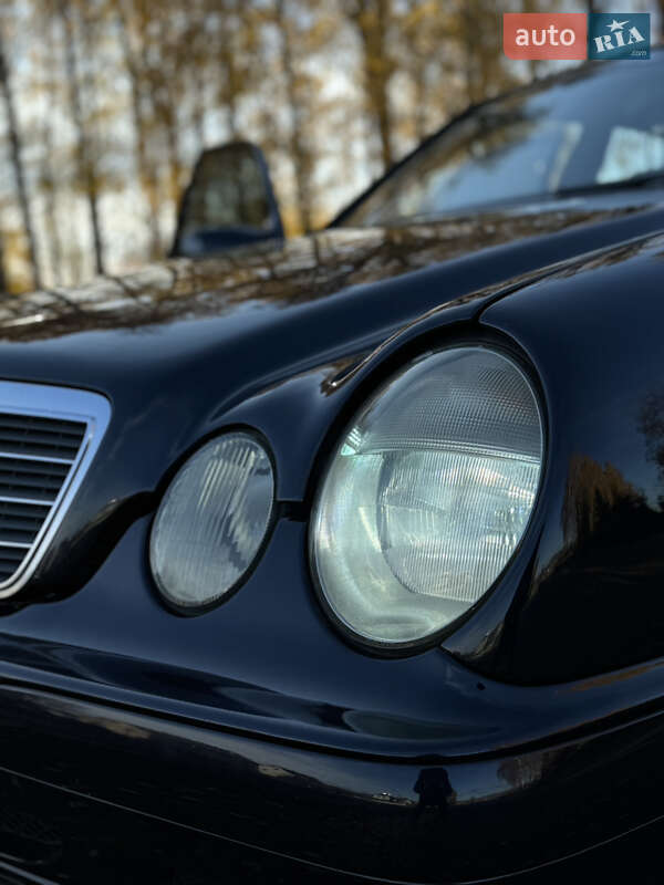 Седан Mercedes-Benz E-Class 2002 в Чернівцях