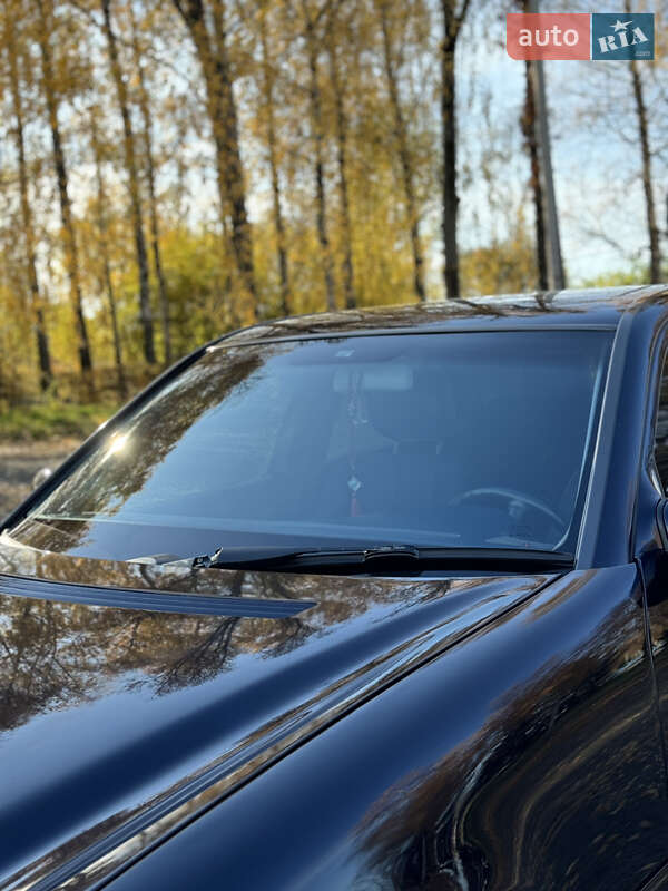 Седан Mercedes-Benz E-Class 2002 в Чернівцях