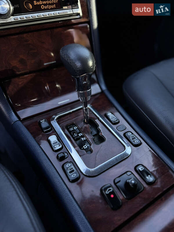 Седан Mercedes-Benz E-Class 2002 в Чернівцях