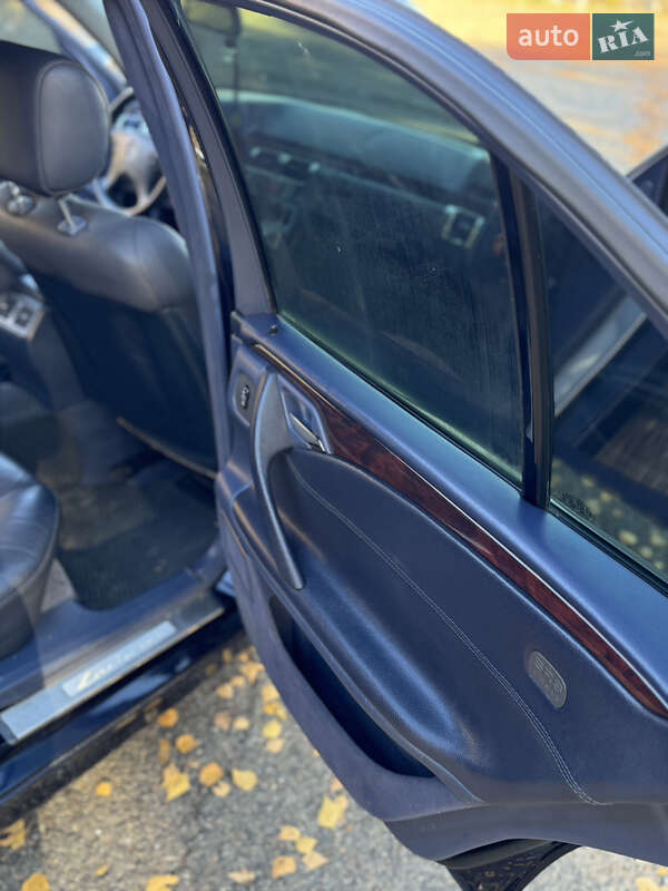 Седан Mercedes-Benz E-Class 2002 в Чернівцях