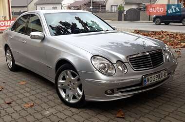 Седан Mercedes-Benz E-Class 2005 в Хусте