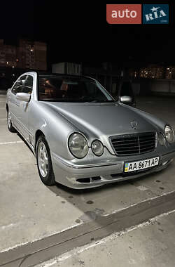 Седан Mercedes-Benz E-Class 2000 в Києві