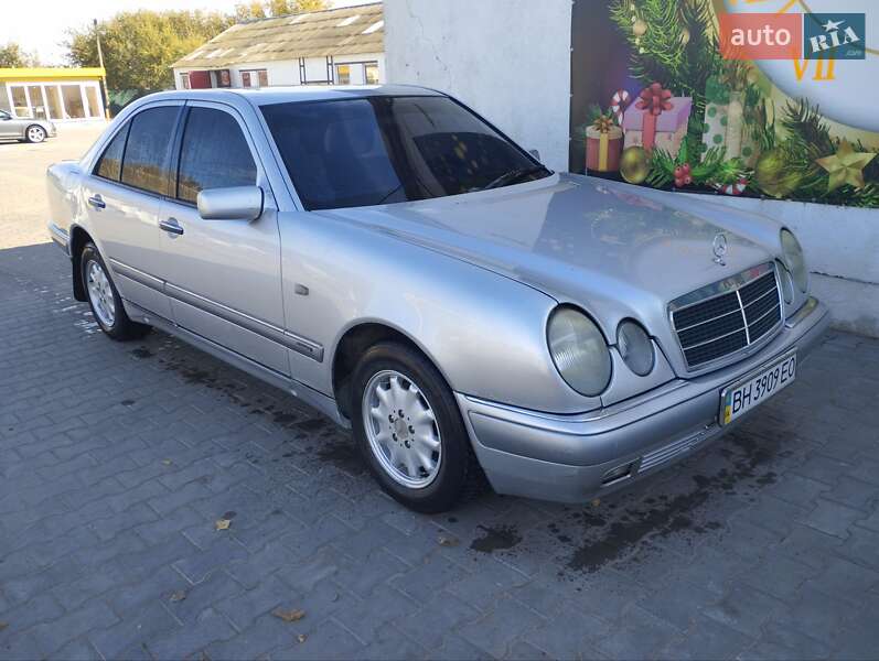 Седан Mercedes-Benz E-Class 1999 в Арцизе