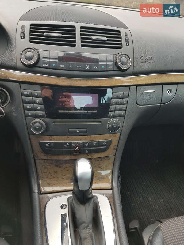 Седан Mercedes-Benz E-Class 2005 в Білгороді-Дністровському
