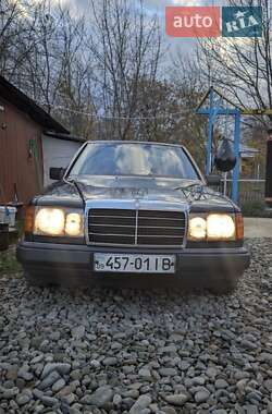 Седан Mercedes-Benz E-Class 1993 в Ивано-Франковске