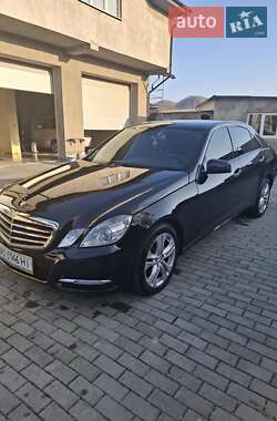 Седан Mercedes-Benz E-Class 2012 в Тячеве