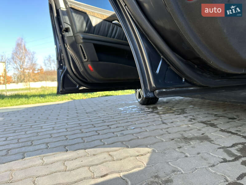 Седан Mercedes-Benz E-Class 2002 в Гусятине