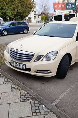 Седан Mercedes-Benz E-Class 2011 в Николаеве