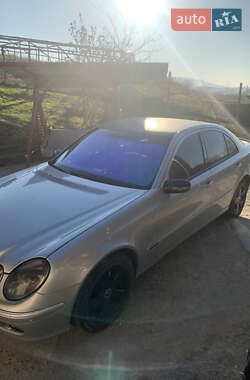 Седан Mercedes-Benz E-Class 2003 в Виноградові