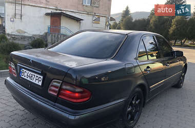 Седан Mercedes-Benz E-Class 2000 в Сколе