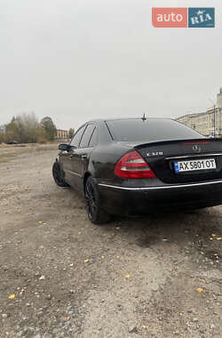 Седан Mercedes-Benz E-Class 2002 в Харькове