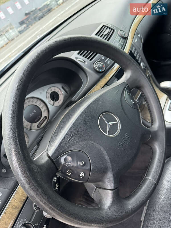 Седан Mercedes-Benz E-Class 2005 в Киеве