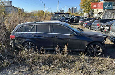 Універсал Mercedes-Benz E-Class 2013 в Києві