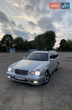 Універсал Mercedes-Benz E-Class 2002 в Чернівцях