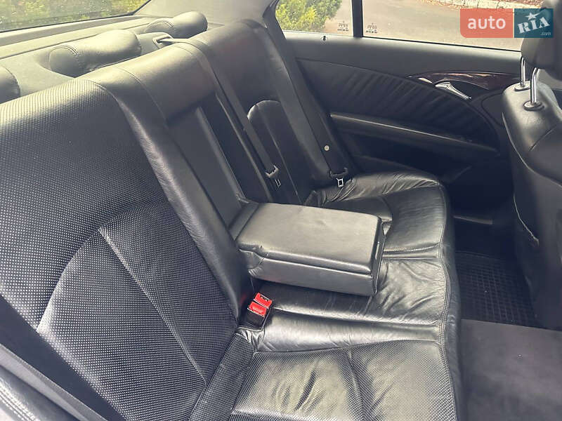 Седан Mercedes-Benz E-Class 2004 в Черкасах