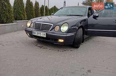 Седан Mercedes-Benz E-Class 2000 в Вараші