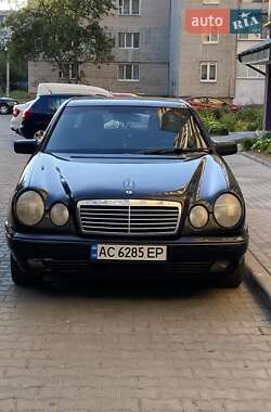 Седан Mercedes-Benz E-Class 1998 в Луцке