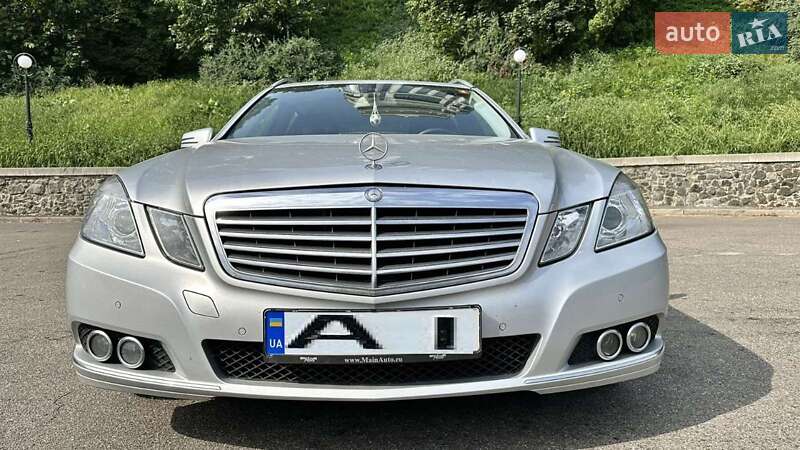 Универсал Mercedes-Benz E-Class 2011 в Киеве