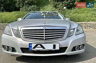 Универсал Mercedes-Benz E-Class 2011 в 