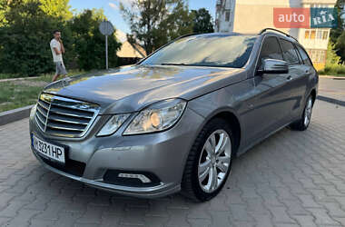 Універсал Mercedes-Benz E-Class 2010 в Звягелі