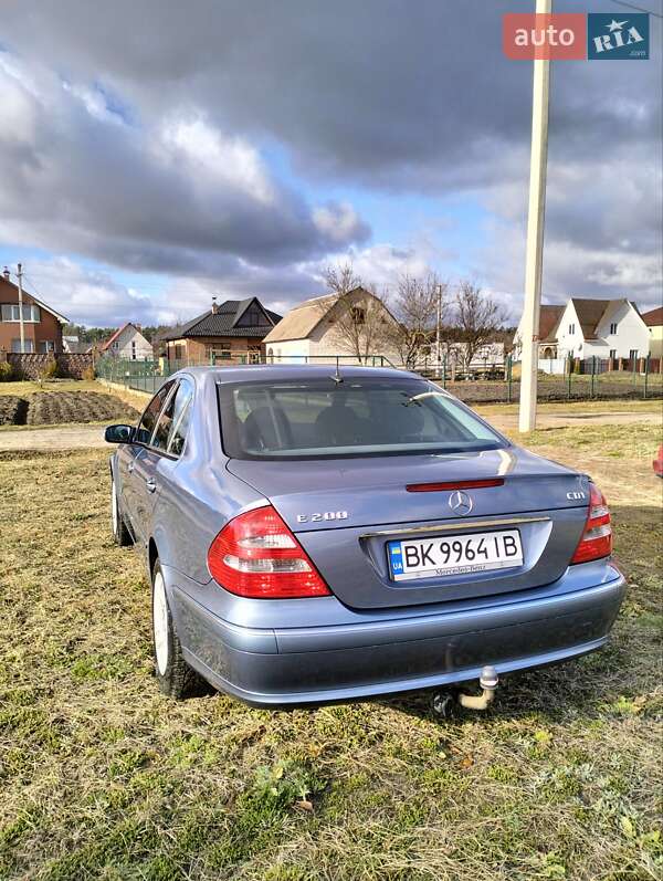 Седан Mercedes-Benz E-Class 2003 в Рівному
