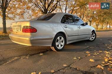 Седан Mercedes-Benz E-Class 2000 в Владимир-Волынском