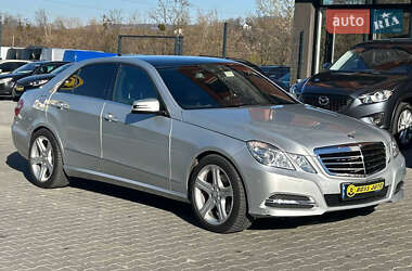 Седан Mercedes-Benz E-Class 2012 в Черновцах