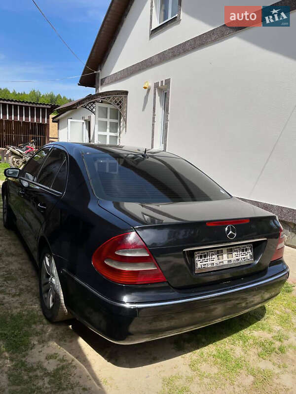 Седан Mercedes-Benz E-Class 2002 в Вижниці