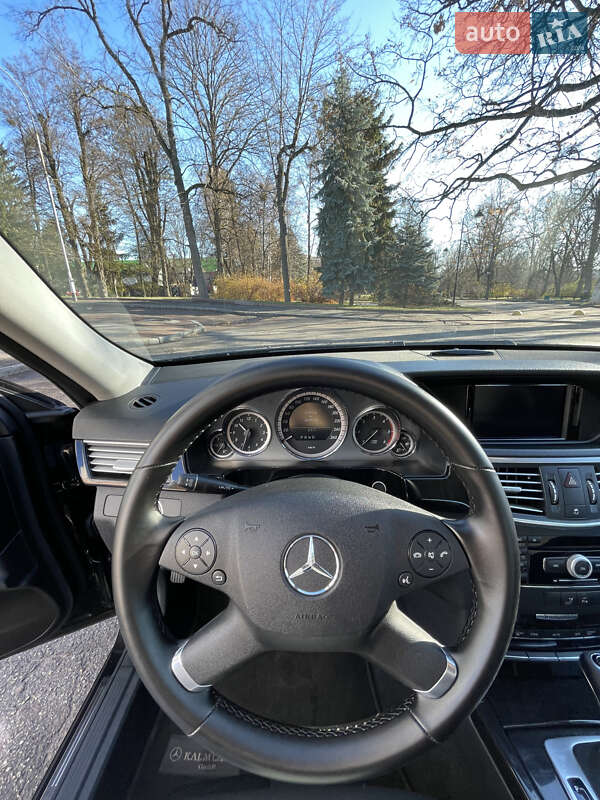 Седан Mercedes-Benz E-Class 2009 в Житомире
